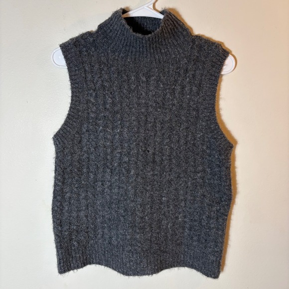 Evereve Sweaters - Evereve Avery Cable Tank‎ in Charcoal Size Small